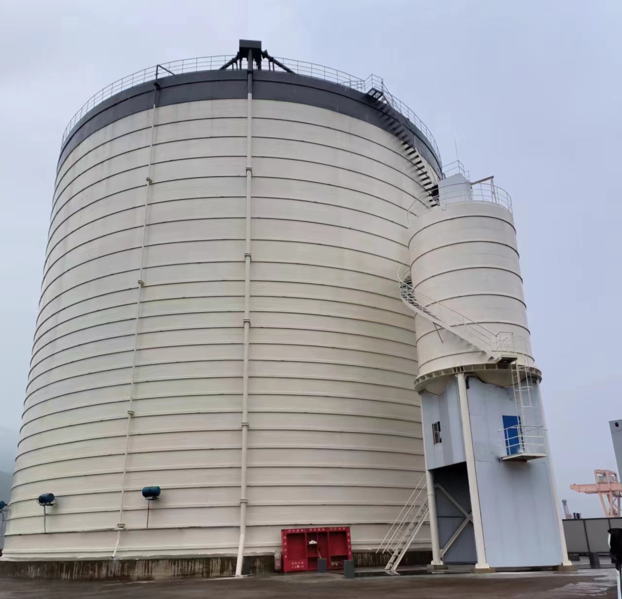 新荣10万吨水泥钢板库